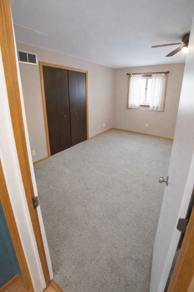 Building Photo - 42520 Bishop Rd