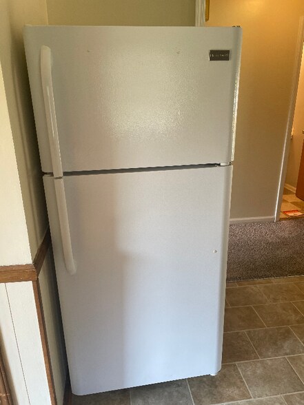 Building Photo - 207 Oak St