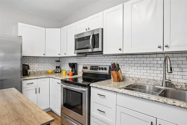 Building Photo - 5134 9th Ave S