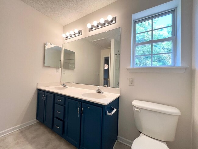 Building Photo - 12237 Hood Bend Ct