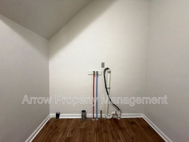 Building Photo - 2516 Dudley St