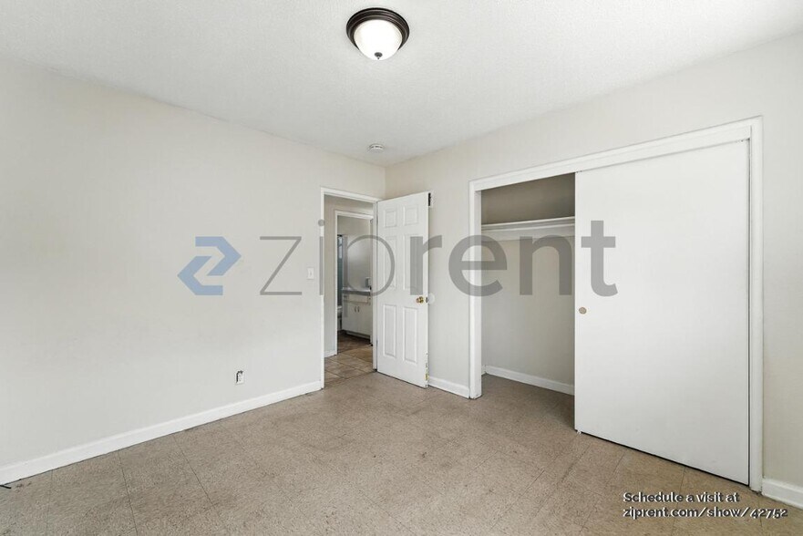 Building Photo - 132 W 18th St