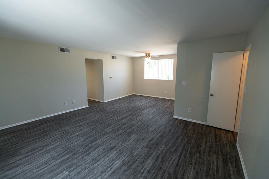 Interior Photo - 6651 Haskell Ave