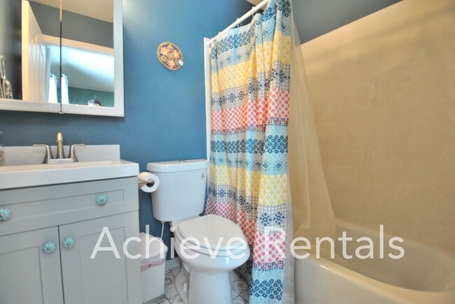 Building Photo - 43 1350 E