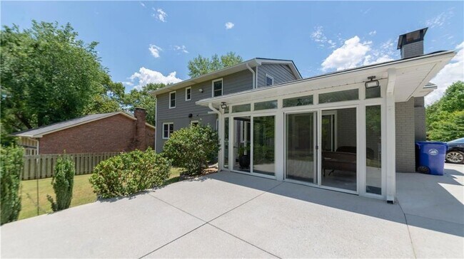 Building Photo - 3935 Briaridge Cir