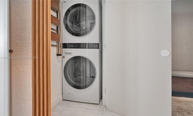 Building Photo - 1300 S Miami Ave