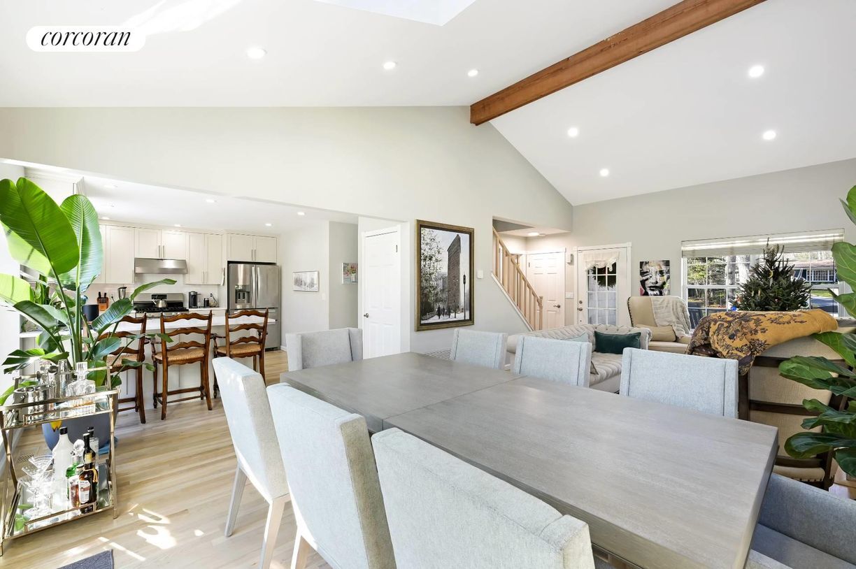 Building Photo - 35 Tyrone Dr