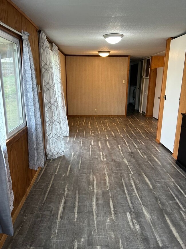 Building Photo - Updated 3 bedroom manufactured home
