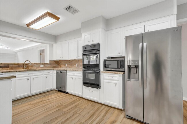 Building Photo - 442 Mignon Ln