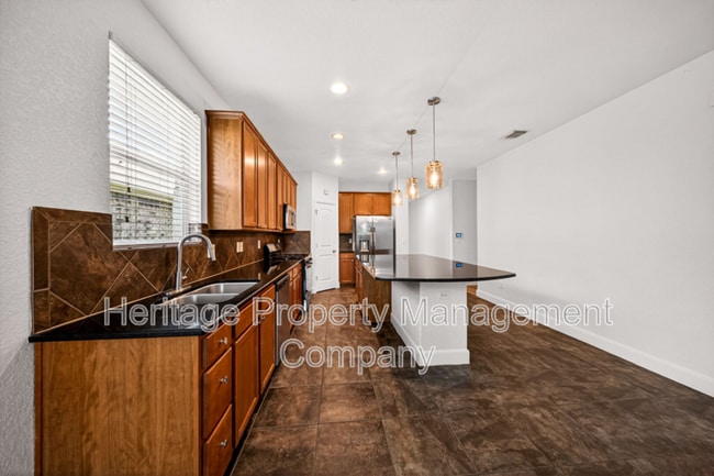 Building Photo - 7915 Cenote Dr