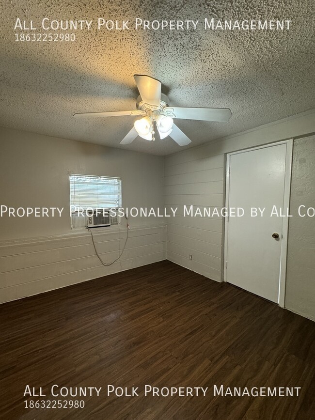 Building Photo - Centrally Located 2/3 Bedroom N St Pete Ho...