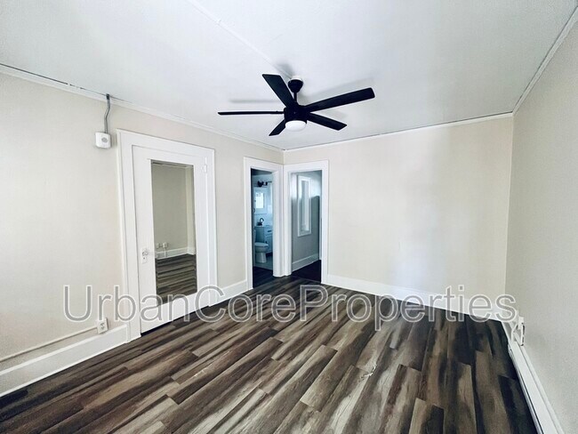 Building Photo - 610 5th Ave N