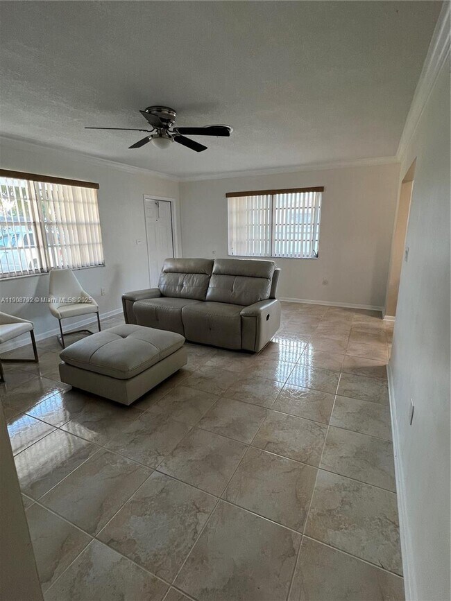 Building Photo - 75 NE 186th Terrace