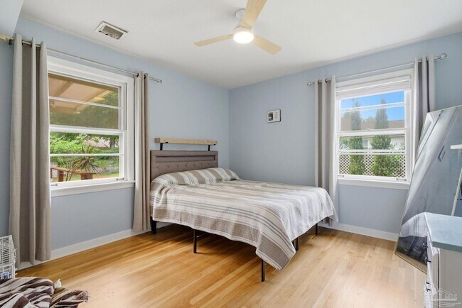 Building Photo - 730 Nagel Dr