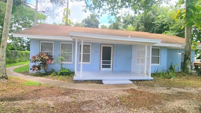 Primary Photo - 3221 Broadway
