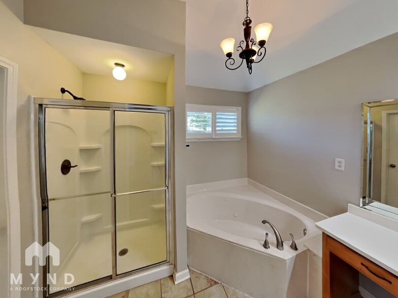 Building Photo - 5854 Lindsay Cove