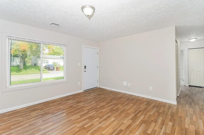 Building Photo - 3124 Elkhorn Dr