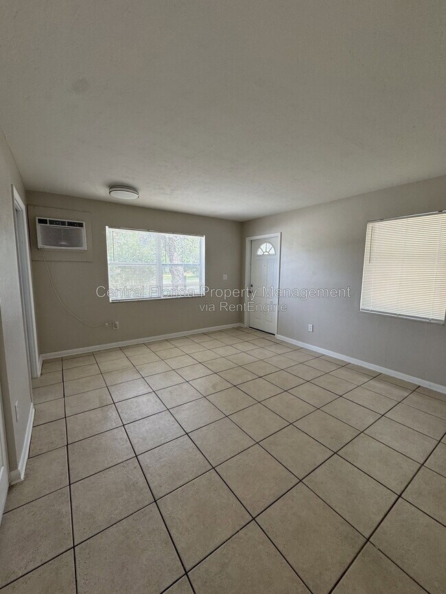 Building Photo - 809 Rockhill St