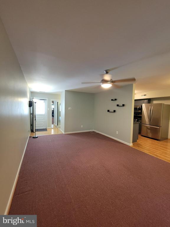 Building Photo - 411 N Stiles Ave