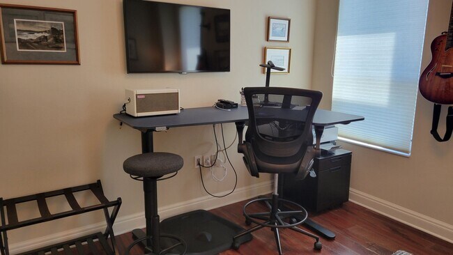 Building Photo - Short term ONLY luxury 2/2 condo in the heart of downtown Sarasota