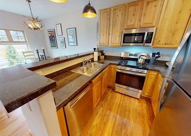 Building Photo - Summer Seasonal Rental- 734 Rocky Point Townhomes