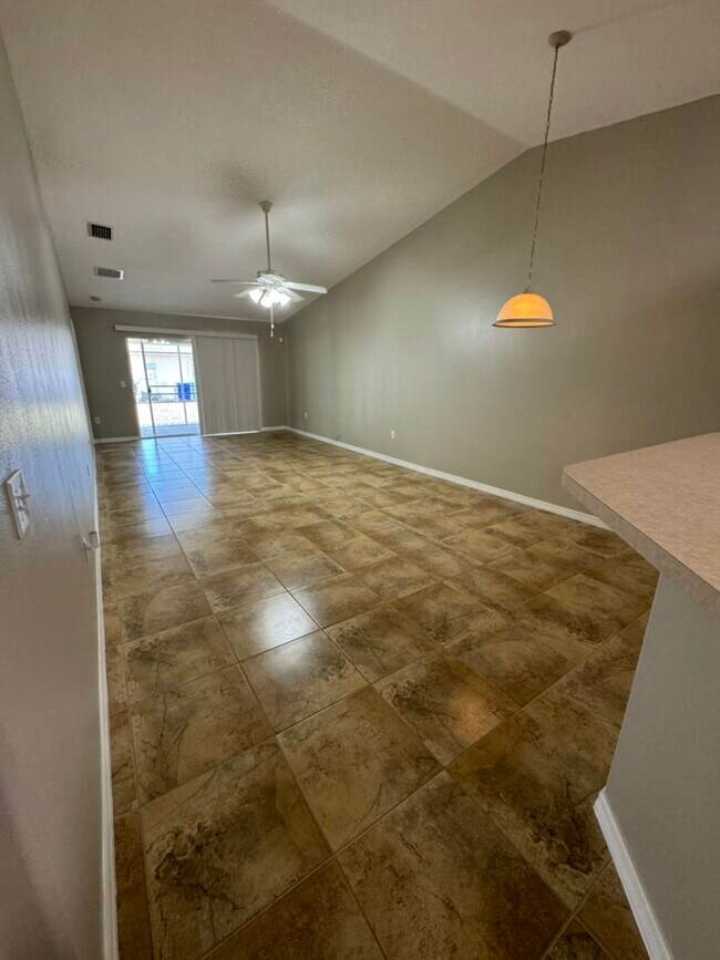 Building Photo - 361 Del Monte Rd