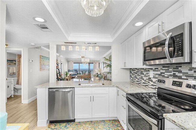 Building Photo - 10310 S Ocean Dr
