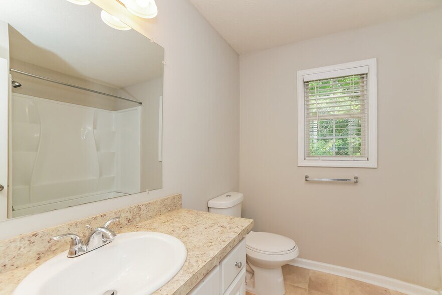 Building Photo - 2446 Letha Ln