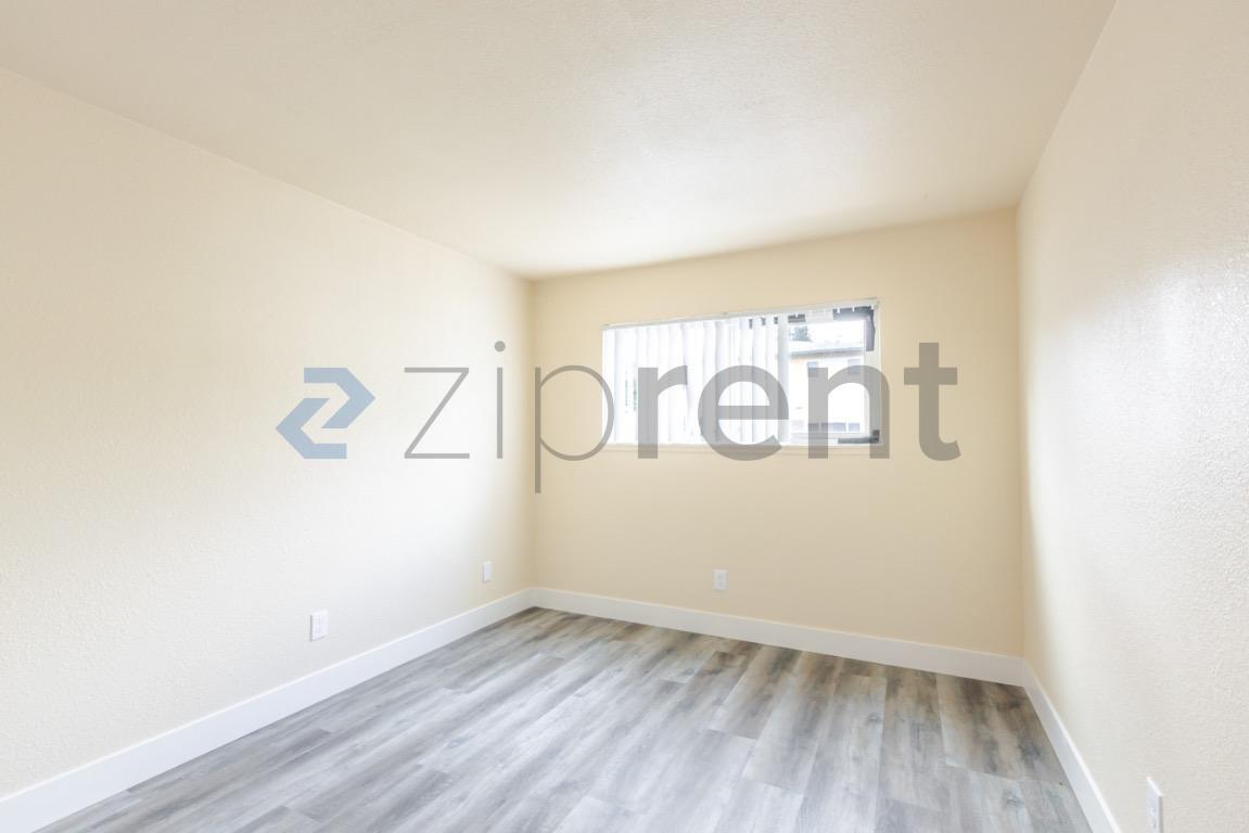 Building Photo - 4561 Ashcroft Ave