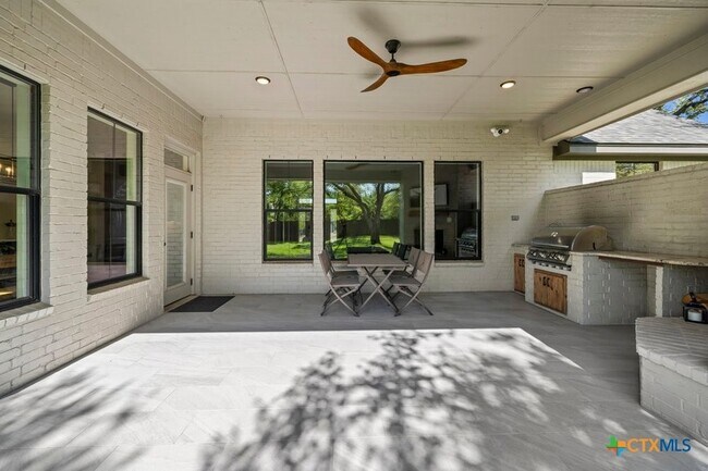 Building Photo - 10 Riverstone Pkwy