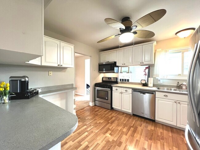 Building Photo - 1669 Cape Breton Ct