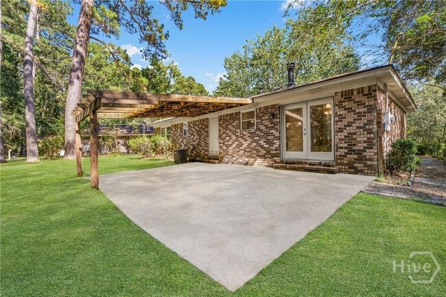 Building Photo - 615 W Tietgen St