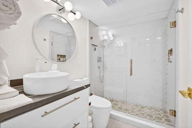 Building Photo - 7233 Promenade Dr