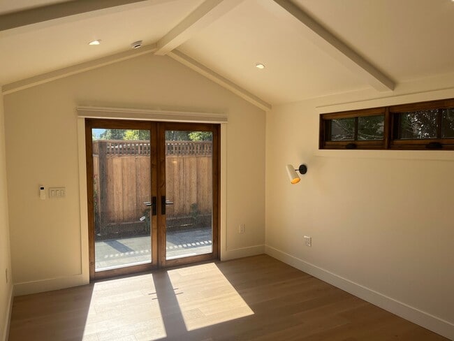 Building Photo - Completely Remodeled Home in Prime Los Gat...