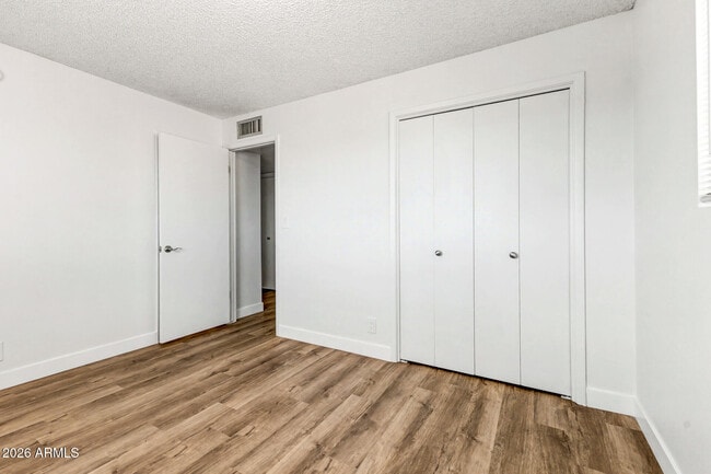 Building Photo - 5913 E Decatur St