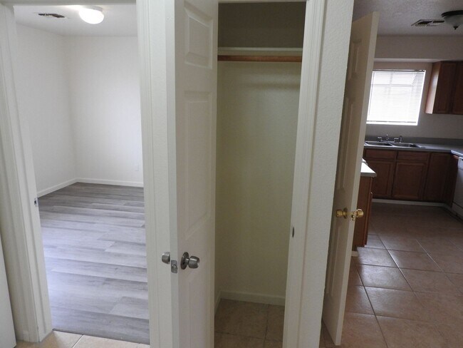 Building Photo - Three bedroom home