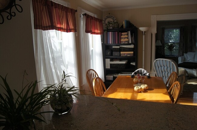 Building Photo - 39 Cabot St