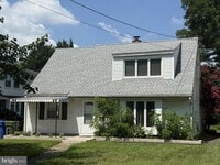 Building Photo - 12 Wesley Ave