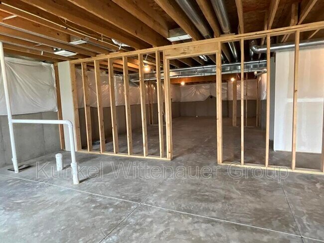 Building Photo - 808 Applewood Creek Dr