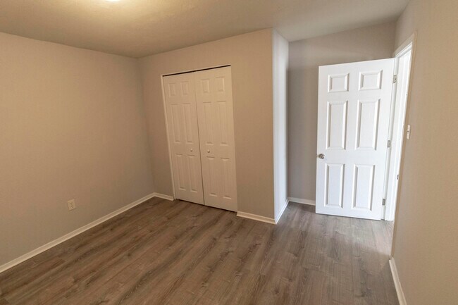 Building Photo - 319 West Blvd N