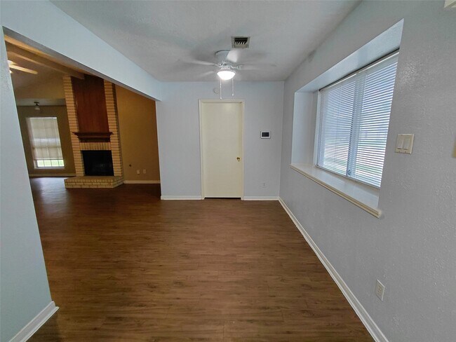 Building Photo - 3203 Mourning Dove Dr