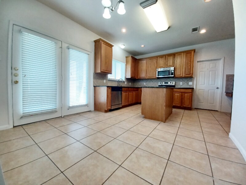 Building Photo - 507 Tundra Dr