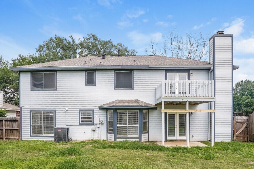 Building Photo - 8310 Woodland Willows Dr