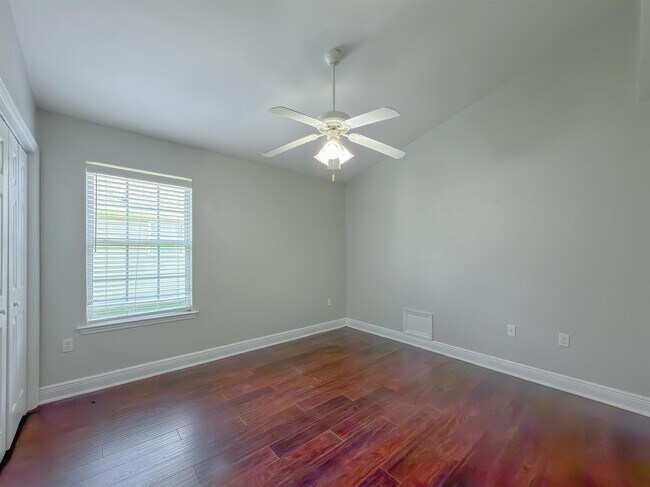 Building Photo - 3363 Golden Rain Dr