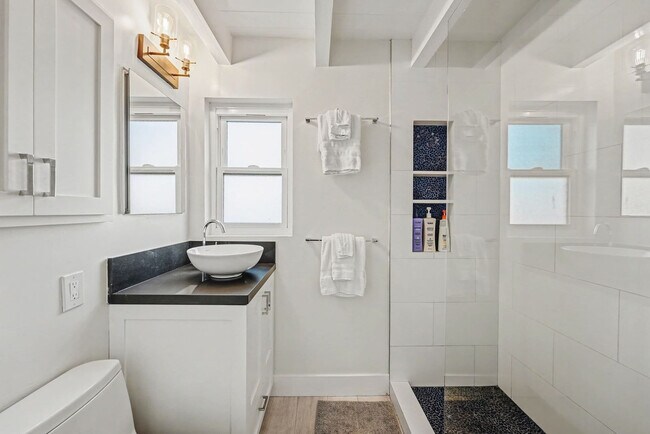 Building Photo - 2612 Bayside Ln