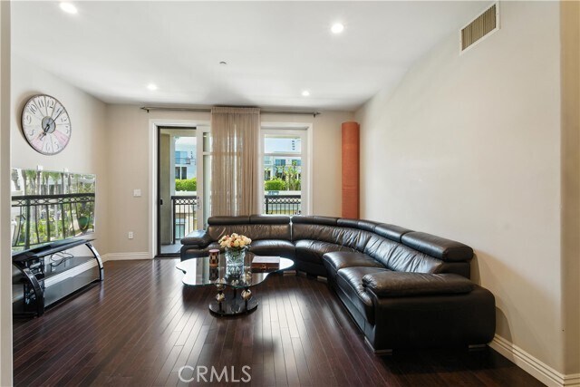 Building Photo - 403 Caruso Ave