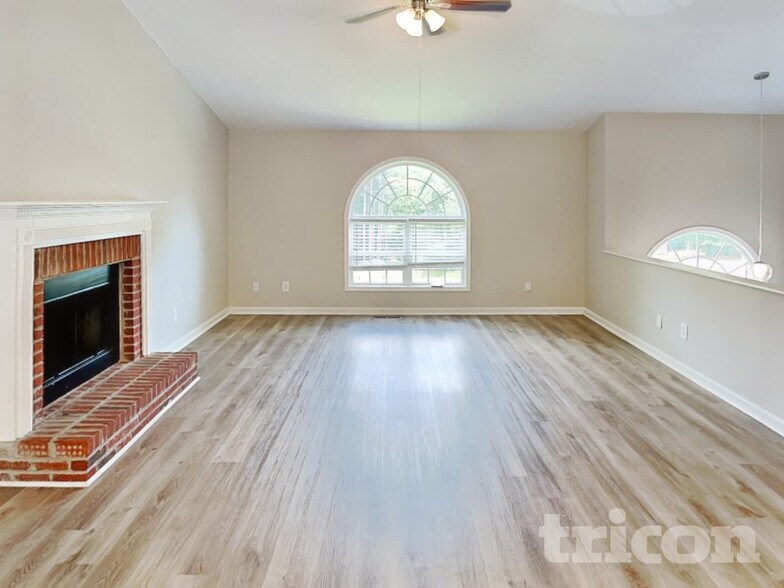 Building Photo - 676 Eagles Nest Cir
