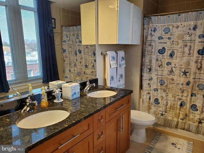 Building Photo - 155 Potomac Passage