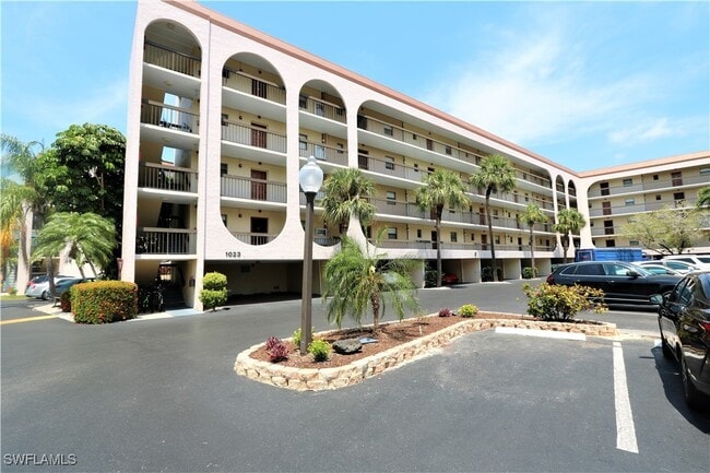 Building Photo - 1023 Anglers Cove