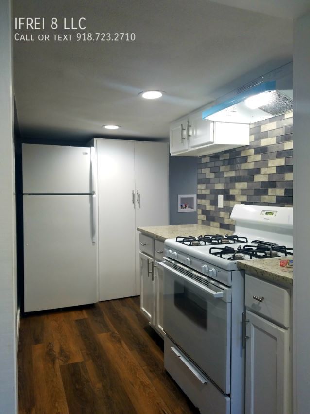 Building Photo - 415 E Oklahoma St